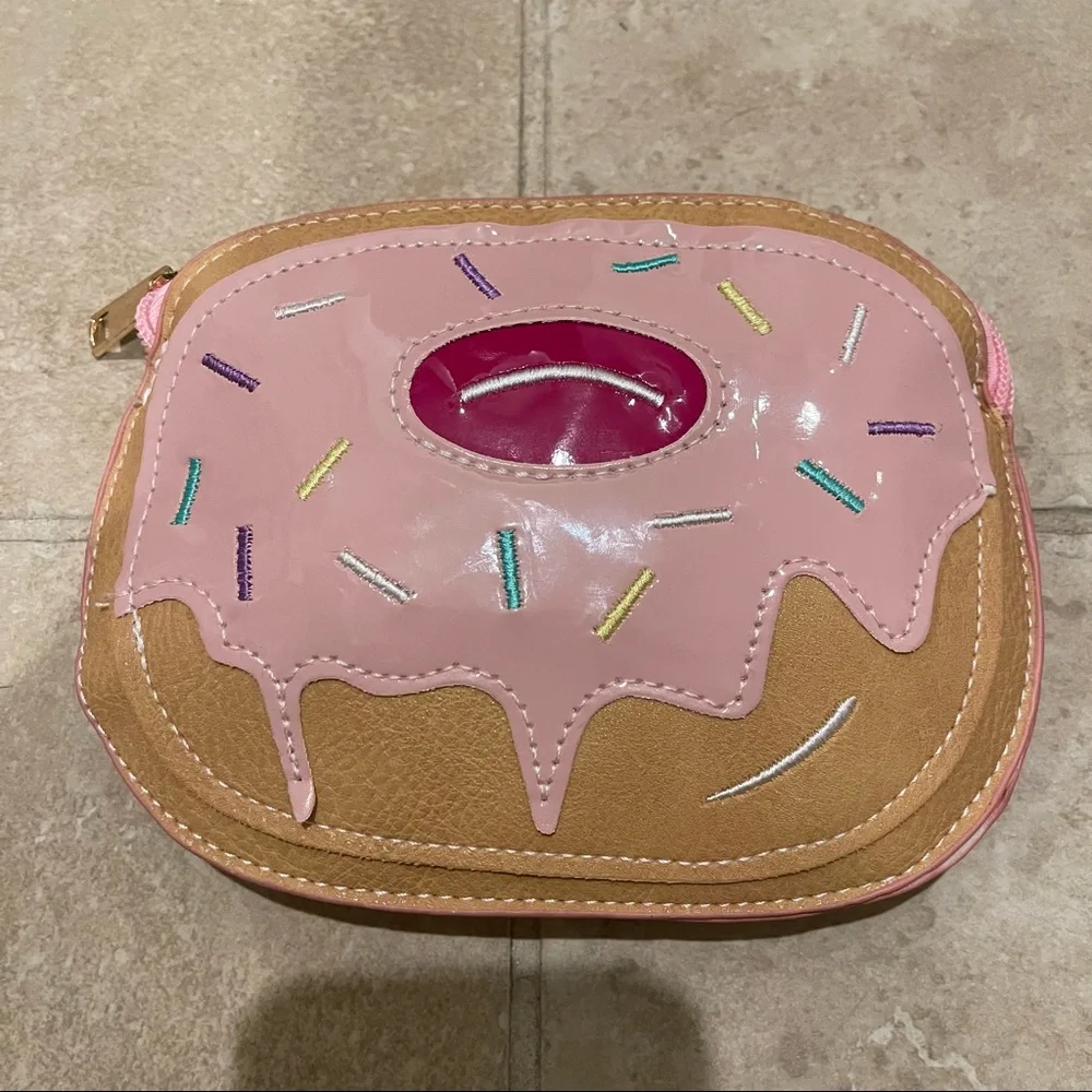 3/$10 🛒🛍️ Winky Lux Donut Makeup Bag Pouch
